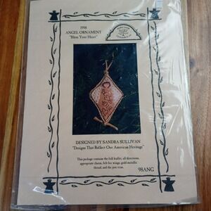 Vintage Homespun Elegance 1998 Angel Ornament Bless You Heart Sandra Sullivan‎